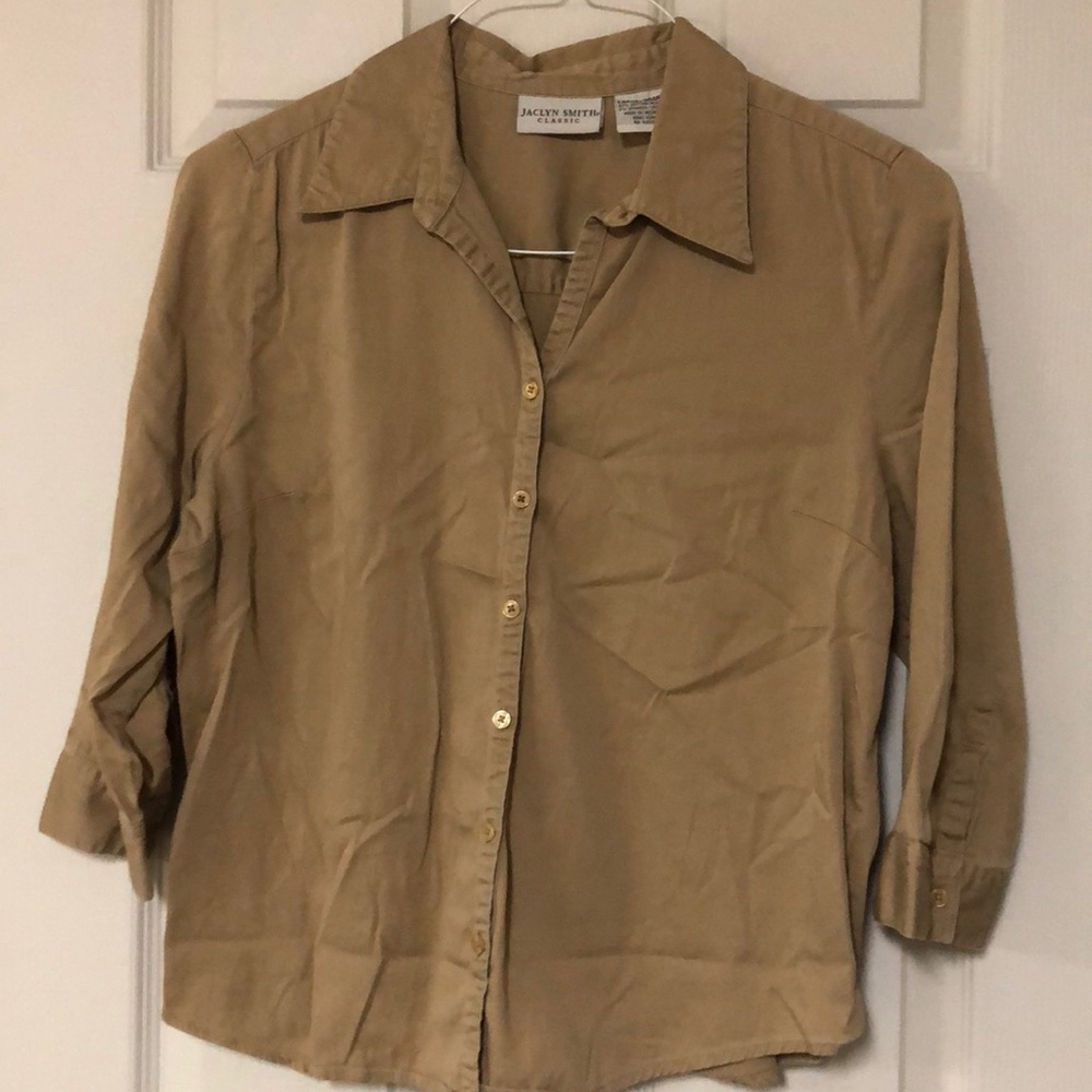 L tan button down blouse from Jaclyn Smith